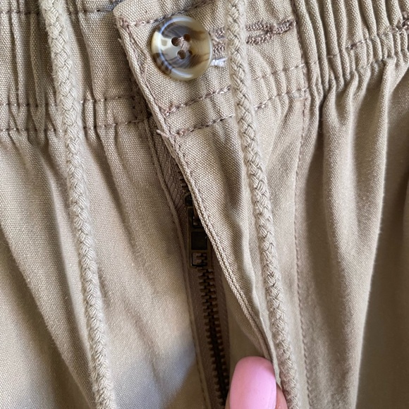 Woman’s Khaki Shorts, Sz M!🌻🌻 - Picture 7 of 7